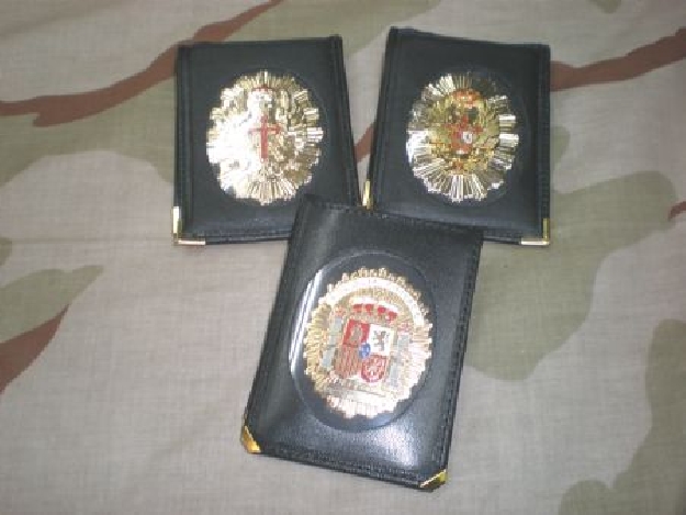 CARTERA PIEL PLACA